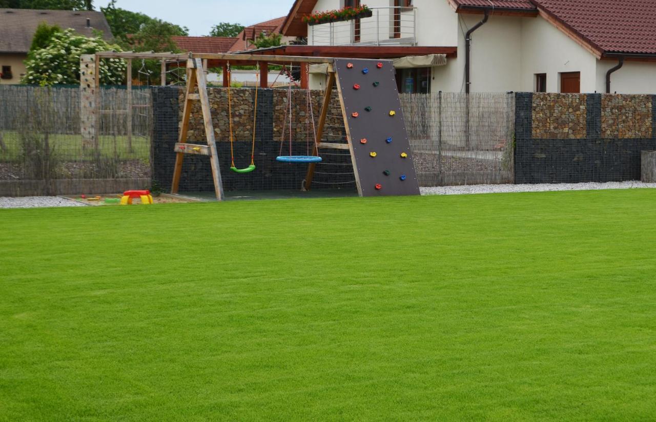 Domecek U Prahy Villa Nupaky Luaran gambar